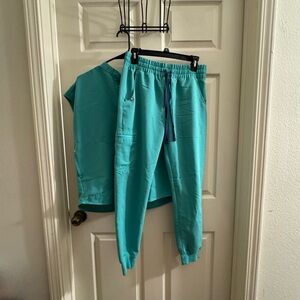 FIGS Surgical green scrub set